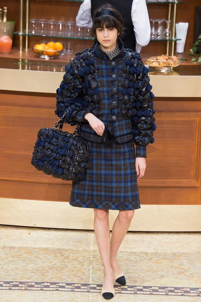 Look 3